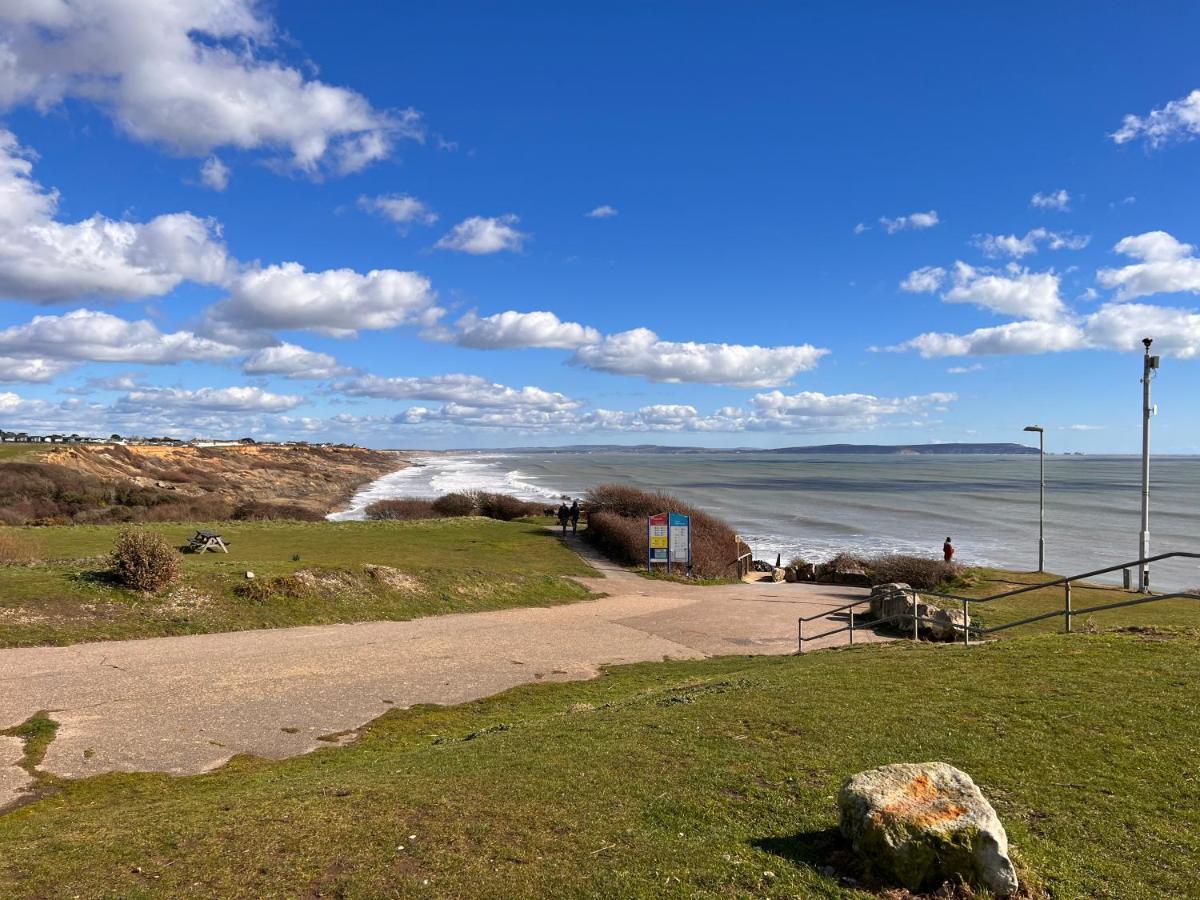 Home By The Sea, Hoburne Naish Resort, Sleeps 4, On Site Leisure Complex Available Forest And Direct Beach Access Milford-on-Sea Exteriér fotografie